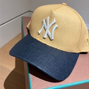 New Era x Kith RaffiaTwo-Tone beige and Navy Baseball Cap with Raised White Logo